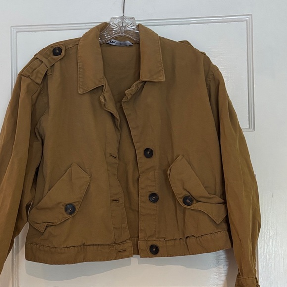 Zara Jackets & Blazers - ZARA TAN KHAKI CROPPED CARGO JACKET